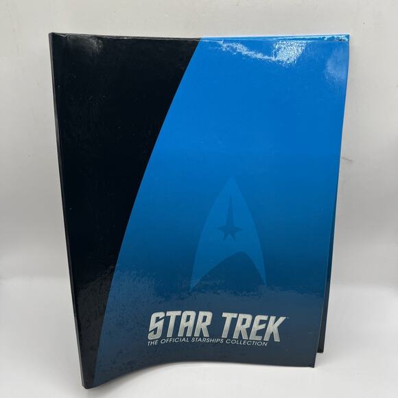 Star Trek StarShips Official Collector Binder With 5 Magazines Including - Picture 1 of 7
